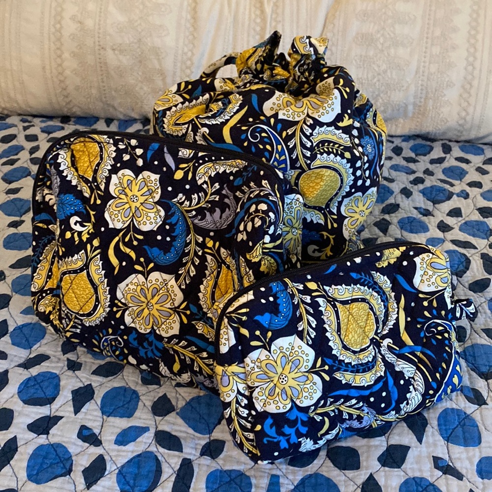 VERA BRADLEY Travel Set